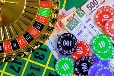 kalkulator parlay mobile app showing Cash Out button on active bet during live match
